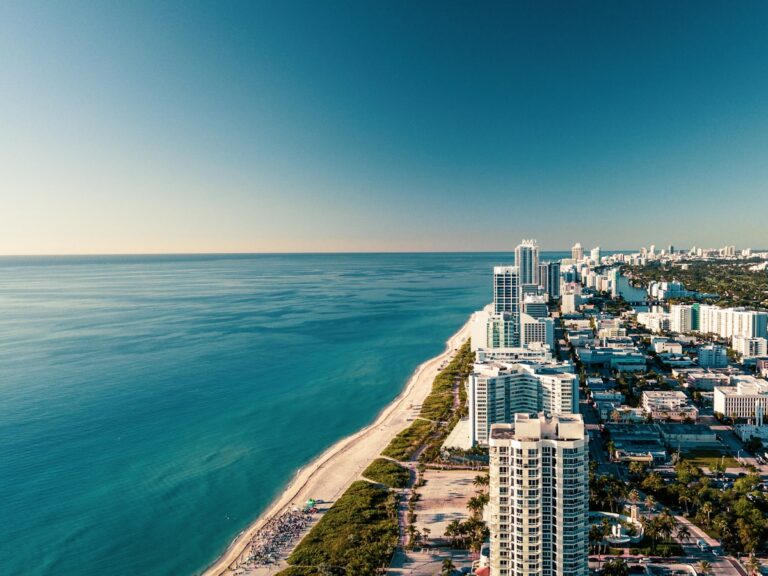Edgewater Miami: El Nuevo Brickell para Inversores Latinos 2026